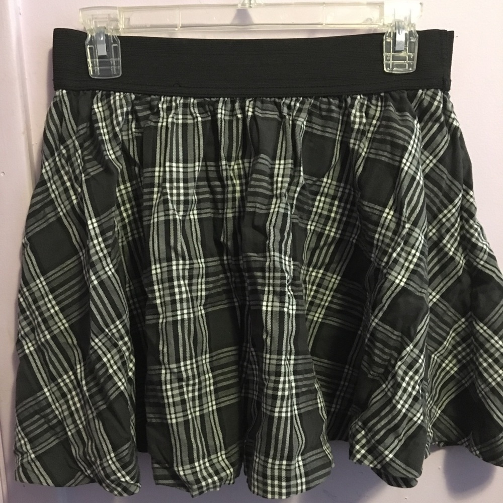 H&M black plaid mini skirt
